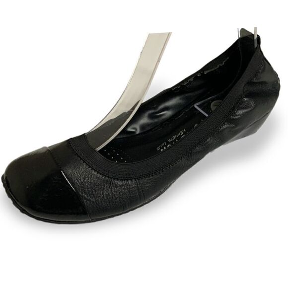 KENNETH COLE REACTION ‘Blink Wink’ Black Natural and Patent Leather Ballet Flats - Picture 3 of 12